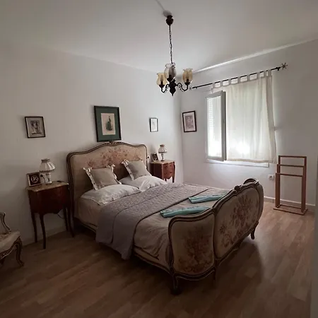 Apartmán Sejour Au Calme Avec Piscine Et Jardin *